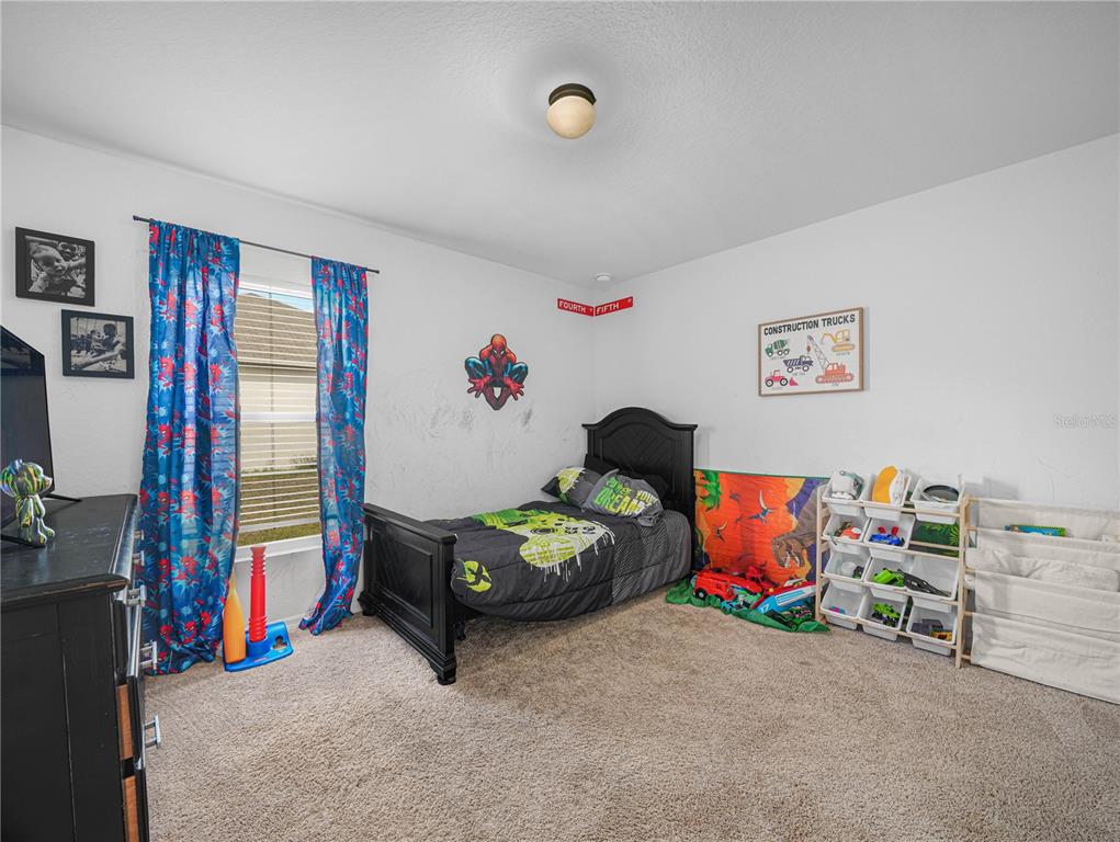 266 South Lake Avenue Frostproof, FL 33843 - Photo 19 of 42 a room with toys and a equipment