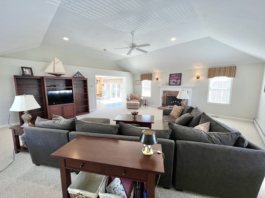 6 Jonathan Circle Rutland, MA 01543 - Photo 9 of 39