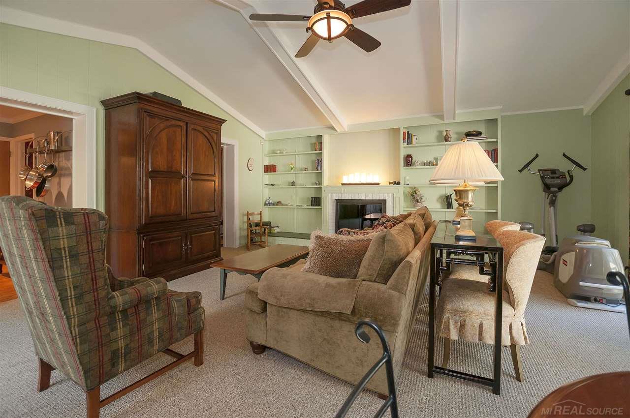 807 Lincoln Road Grosse Pointe, MI 48230 - Photo 15 of 37 31330457-14.JPG