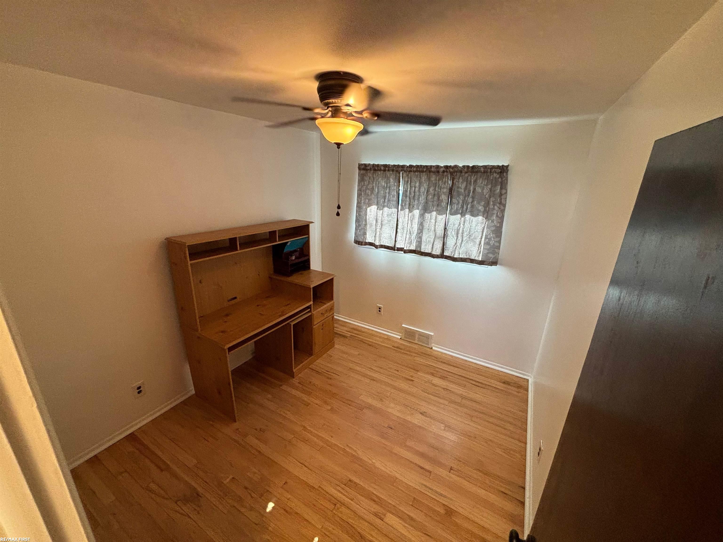 25002 Rubin Road Warren, MI 48089 - Photo 11 of 30 50138849-1210d521-555c-465a-a427-52355a45382b.JPG