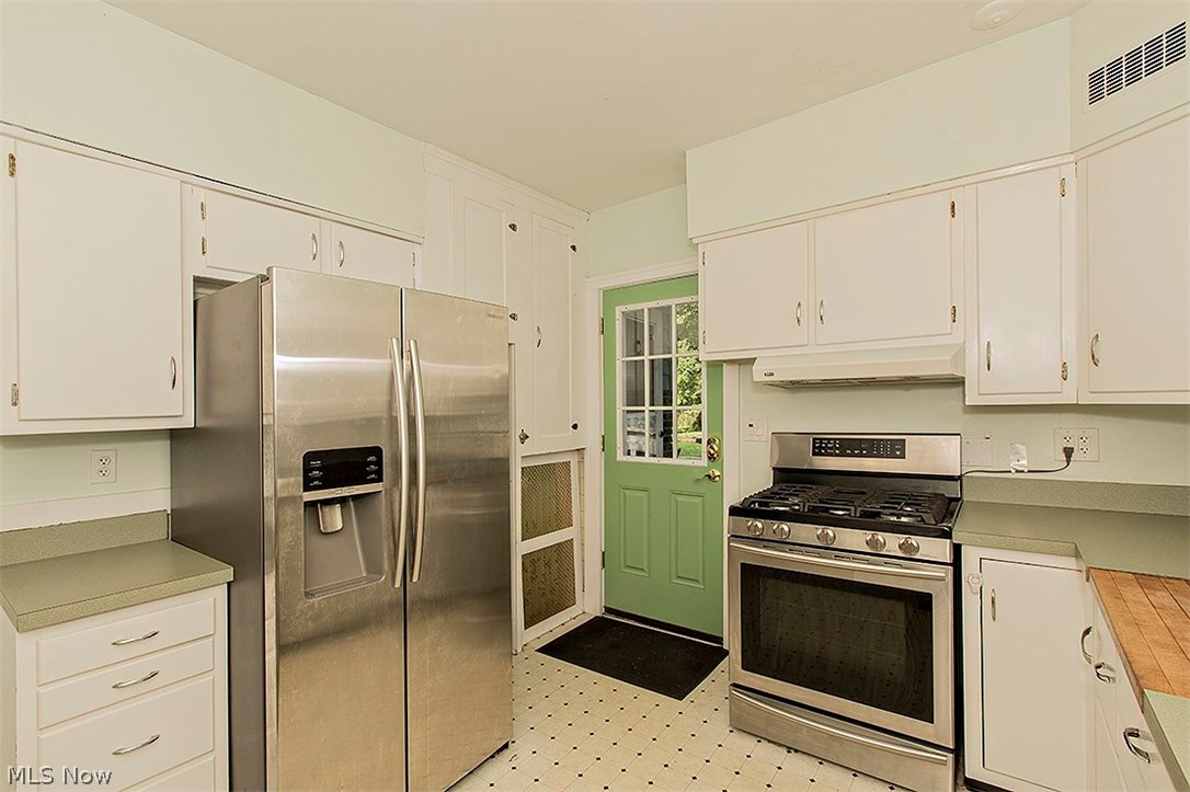 2584 Dartmoor Road Cleveland, OH 44118 - Photo 15 of 35 Gallery Image 15