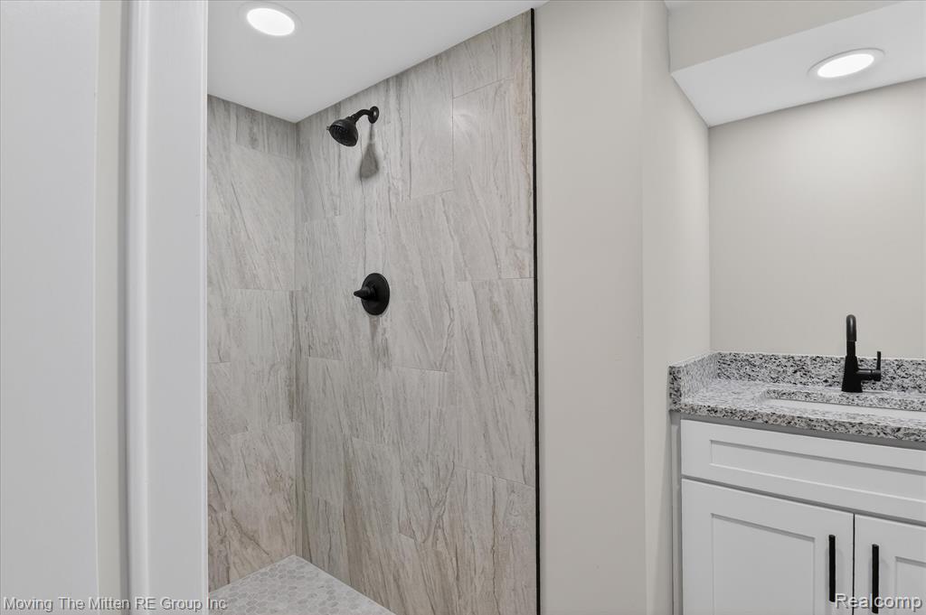 38061 Walnut Street Romulus, MI 48174 - Photo 38 of 68