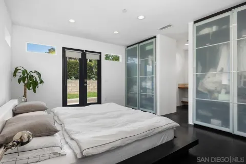 $2,995,000 | 427 Hilmen Place, Solana Beach, CA 92075