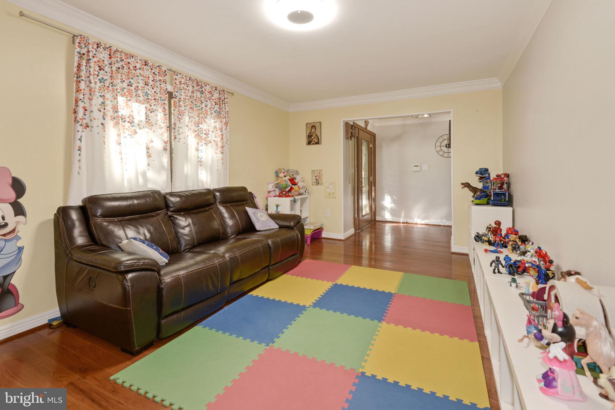 11805 Blue Spruce Road Reston, VA 20191 - Photo 15 of 60