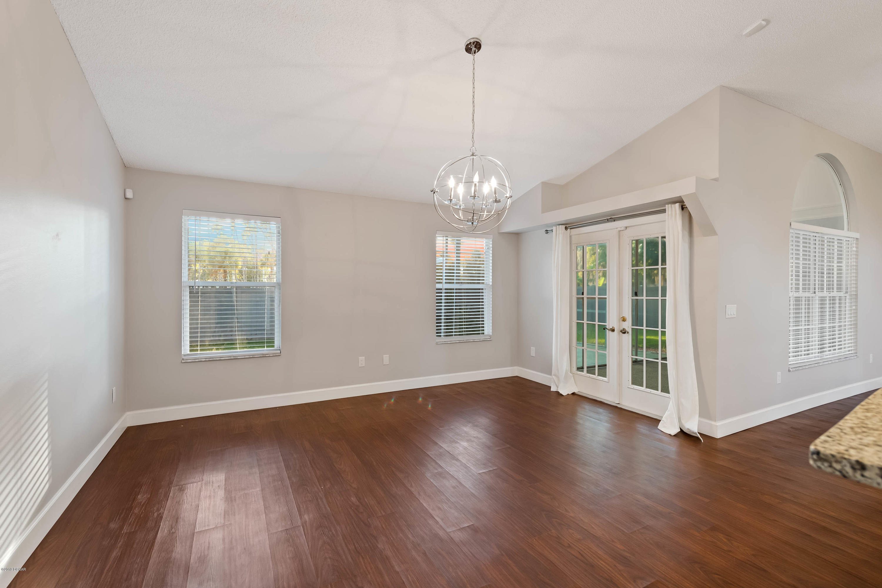 98 Bryan Cave Road South Daytona, FL 32119 - Photo 5 of 54 3.1