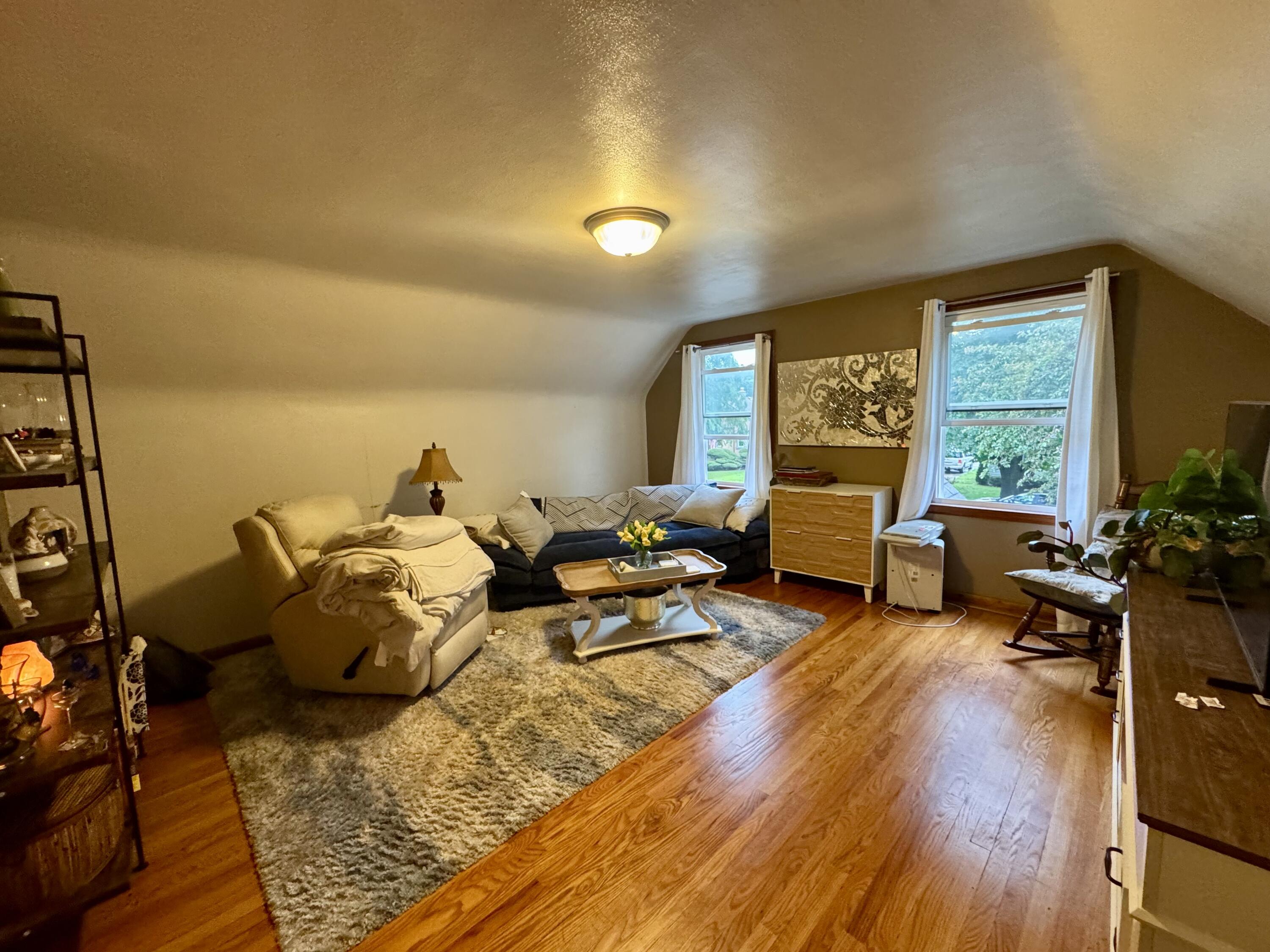 4012 Taft Road Kenosha, WI 53142 - Photo 22 of 34 Upper Living Room