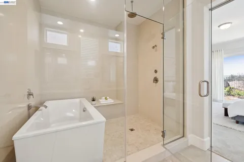 $2,599,000 | 5 Stirling Way, Hayward, CA 94542