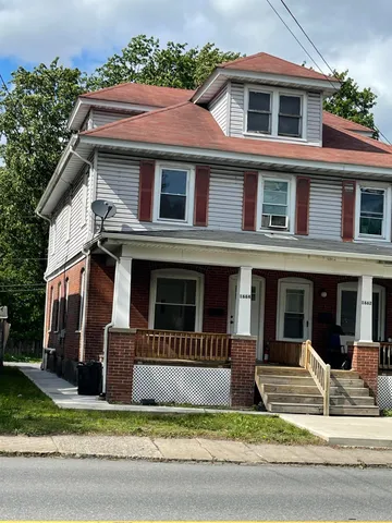 $1,750 | 1664 West Main Street, Stroudsburg, PA 18360