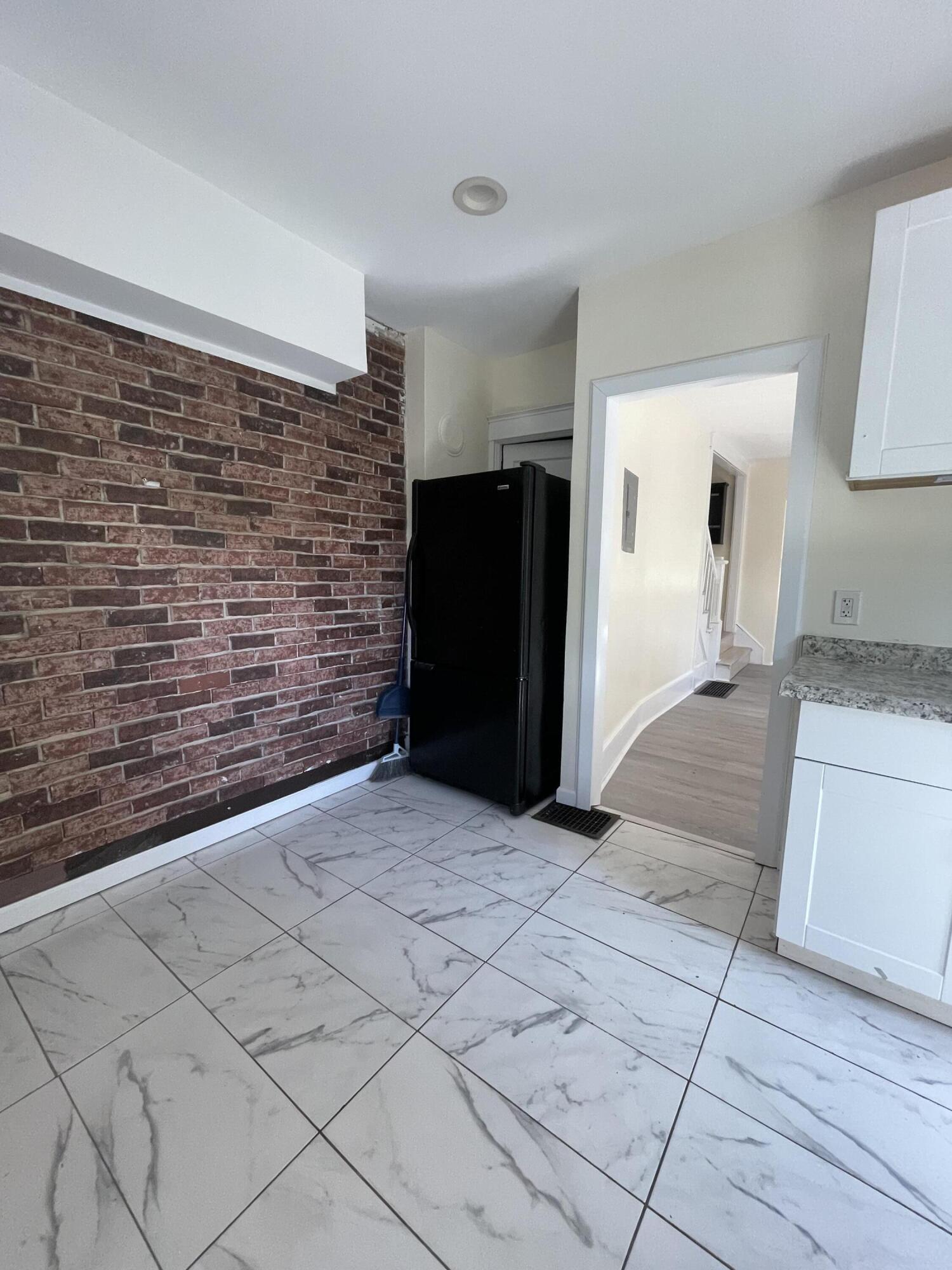 1664 West Main Street Stroudsburg, PA 18360 - Photo 5 of 29