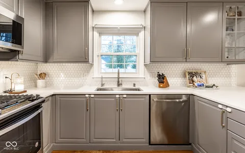 $475,000 | 7850 Ridgeland Drive, Indianapolis, IN 46250