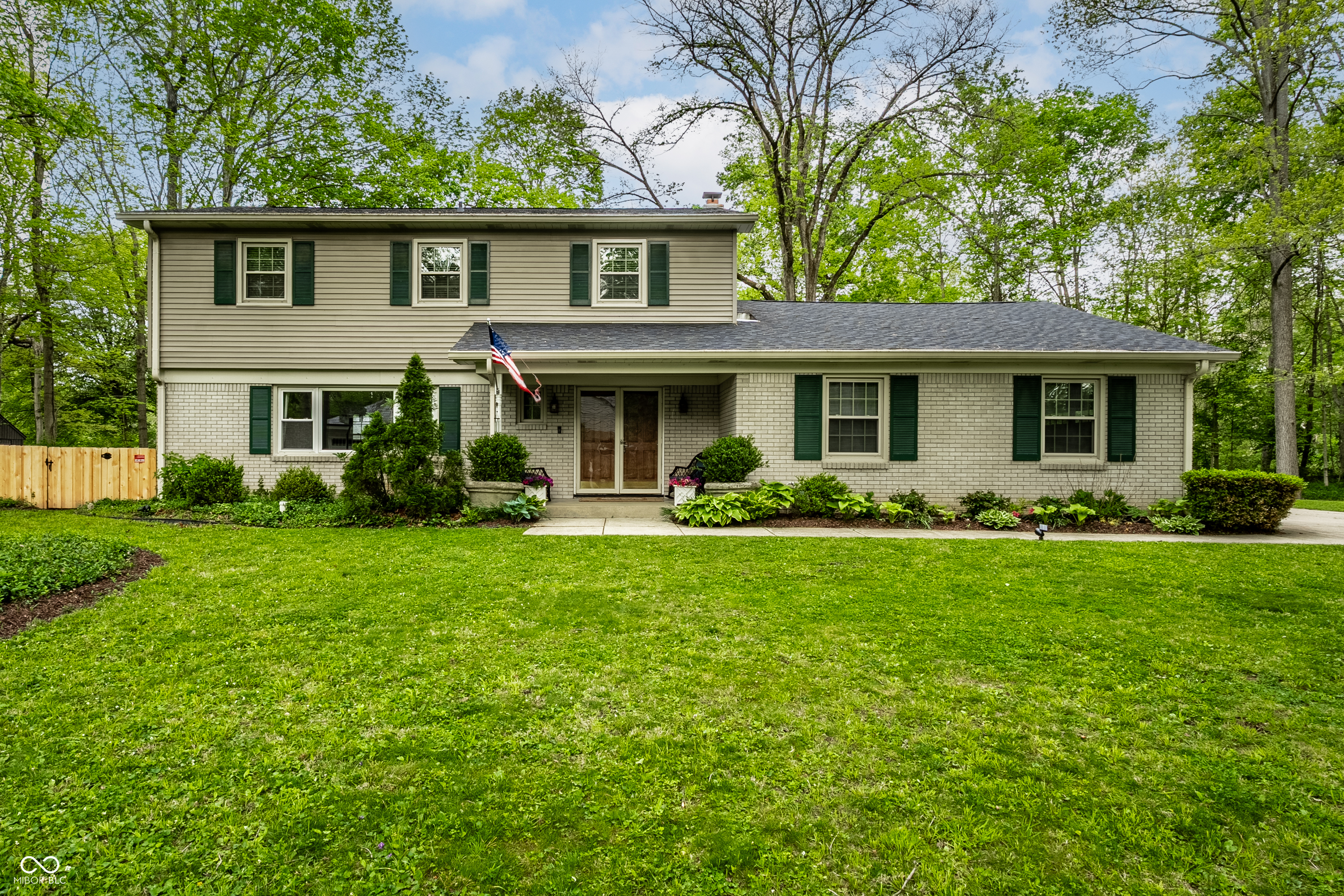 7850 Ridgeland Drive Indianapolis, IN 46250 - Photo 4 of 49
