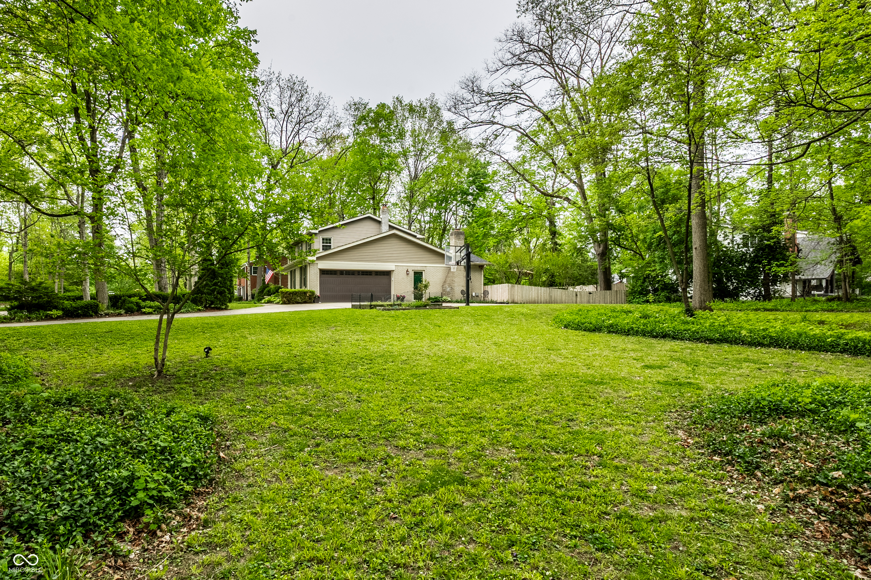 7850 Ridgeland Drive Indianapolis, IN 46250 - Photo 5 of 49