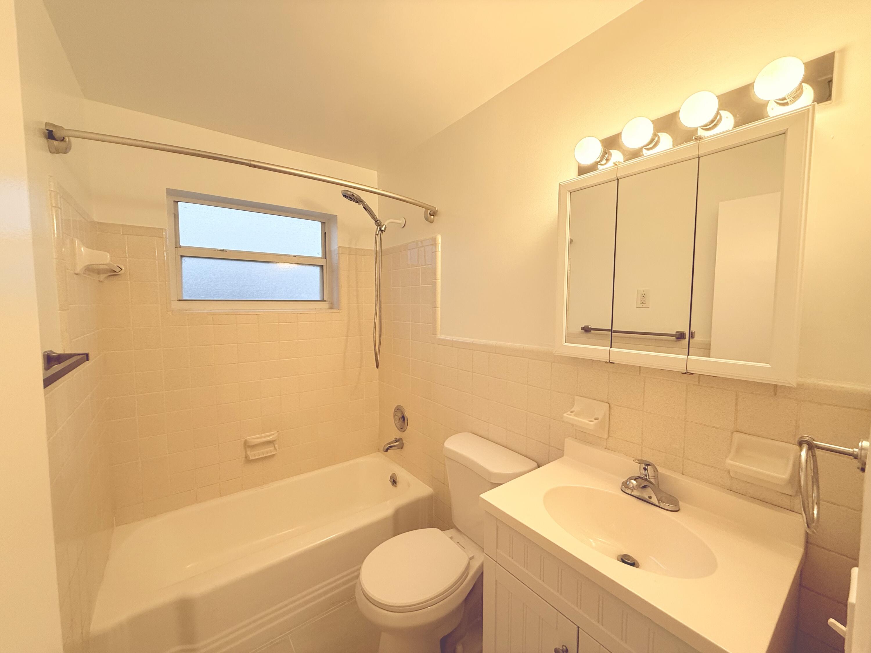 626 Prosperity Farms Road, Unit 7 North Palm Beach, FL 33408 - Photo 13 of 15 IMG_5540-preview