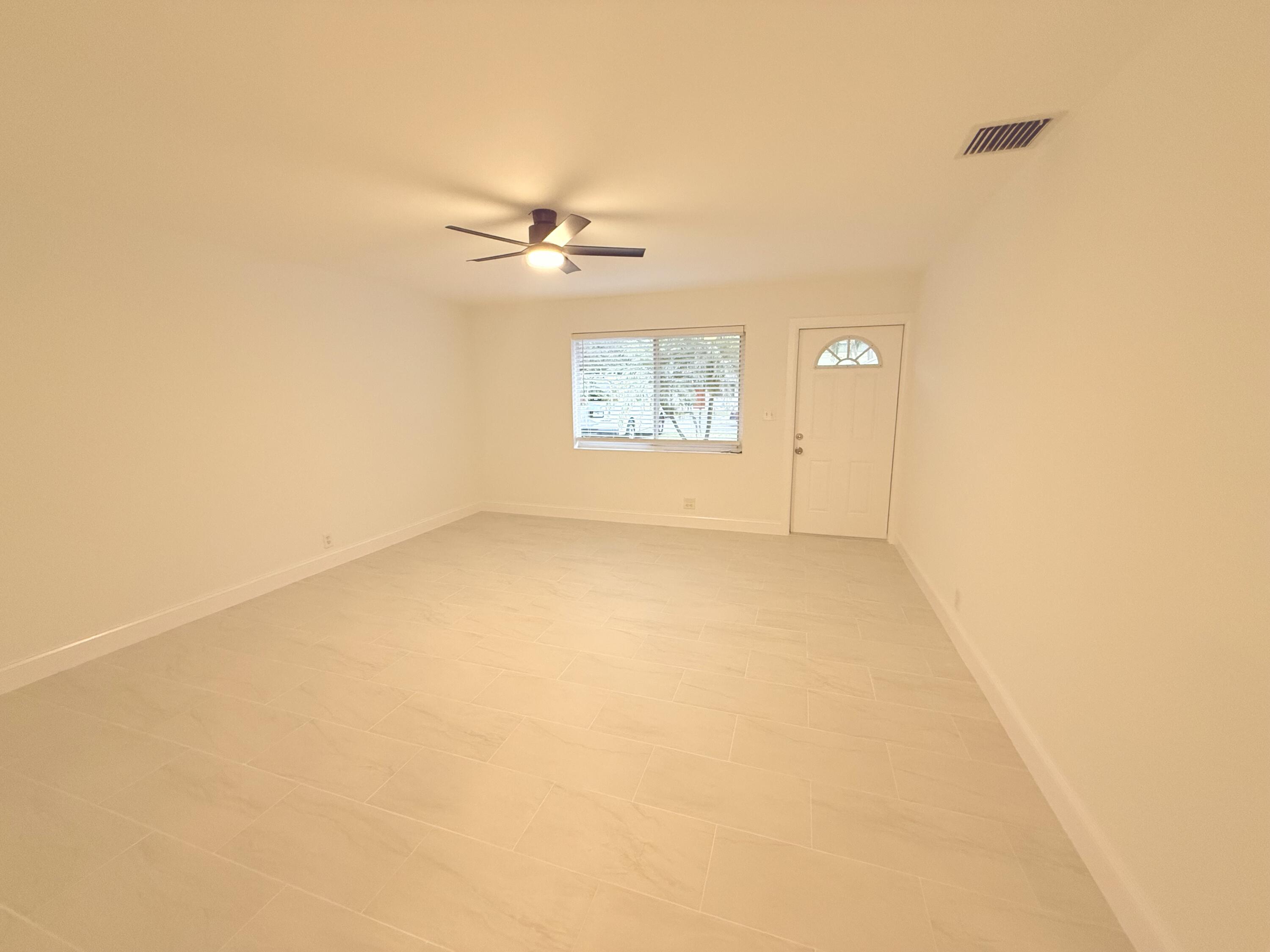 626 Prosperity Farms Road, Unit 7 North Palm Beach, FL 33408 - Photo 5 of 15 IMG_5535-preview