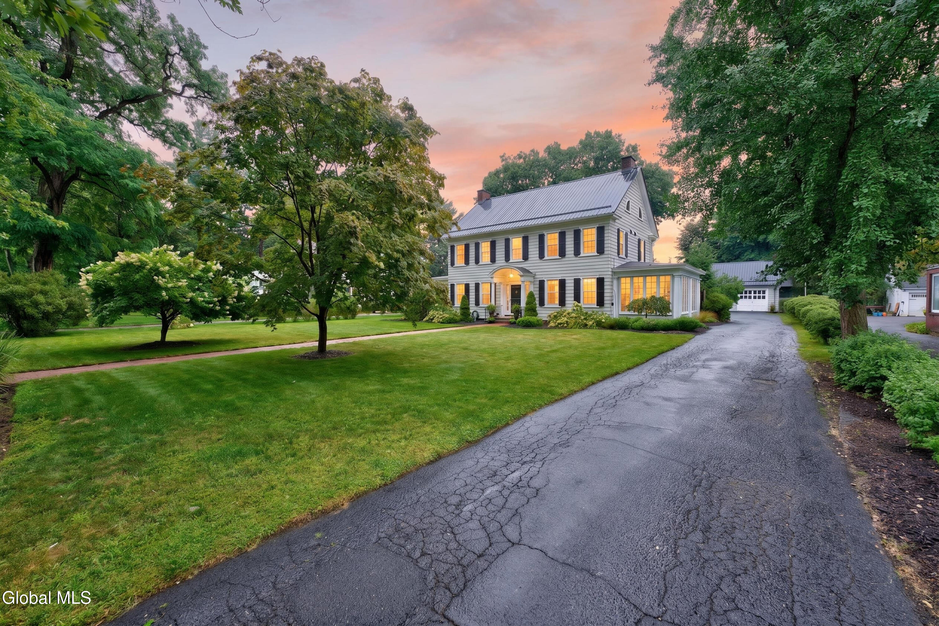 4 Sunnyside Road Scotia, NY 12302 - Photo 4 of 59 0 Front 1twilight