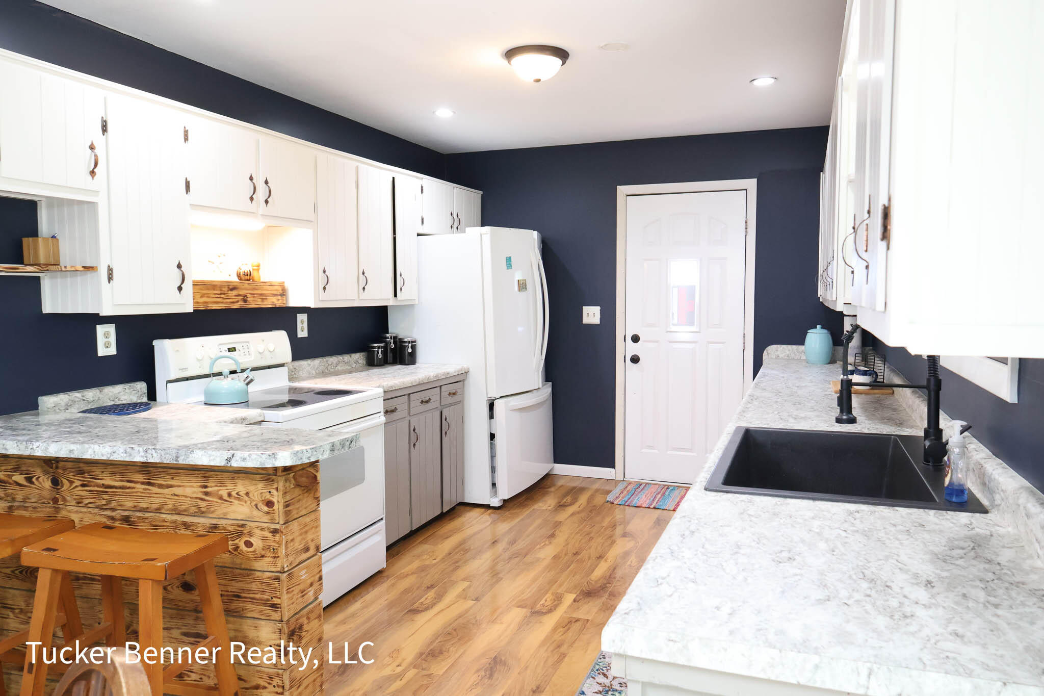 4526 West Bard Road Whitehall, MI 49461 - Photo 3 of 40 Kitchen
