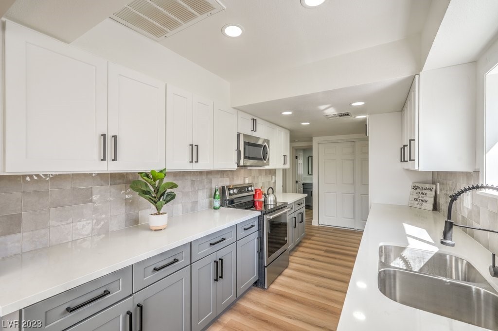 1840 Merze Avenue Henderson, NV 89011 - Photo 1 of 32