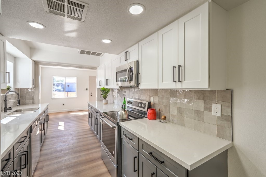 1840 Merze Avenue Henderson, NV 89011 - Photo 2 of 32