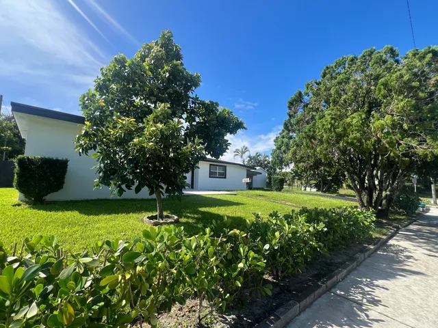 $634,900 | 1319 Crest Drive, Lake Worth Beach, FL 33461