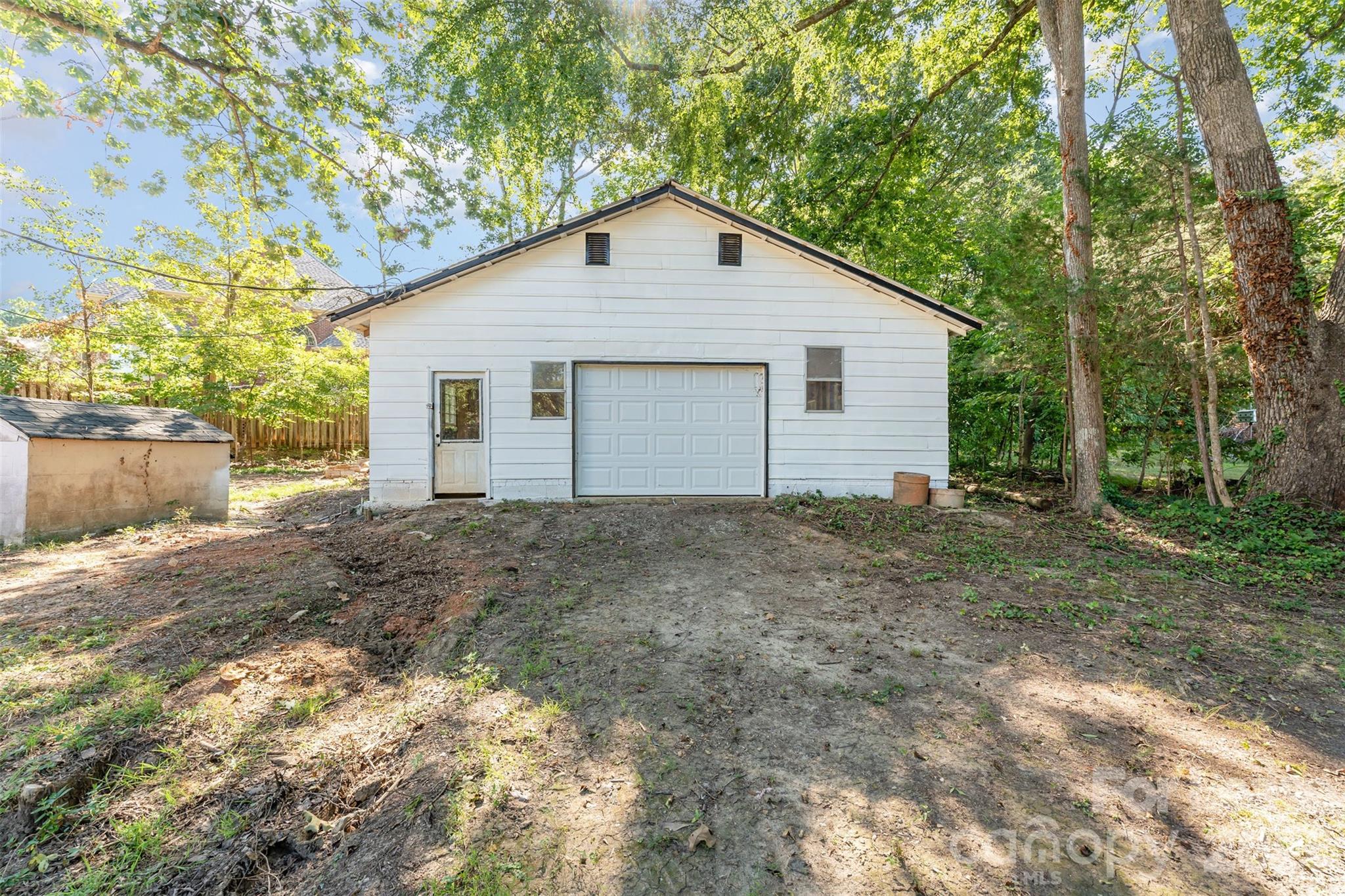 1906 New Garden Road Greensboro, NC 27410 - Photo 4 of 35