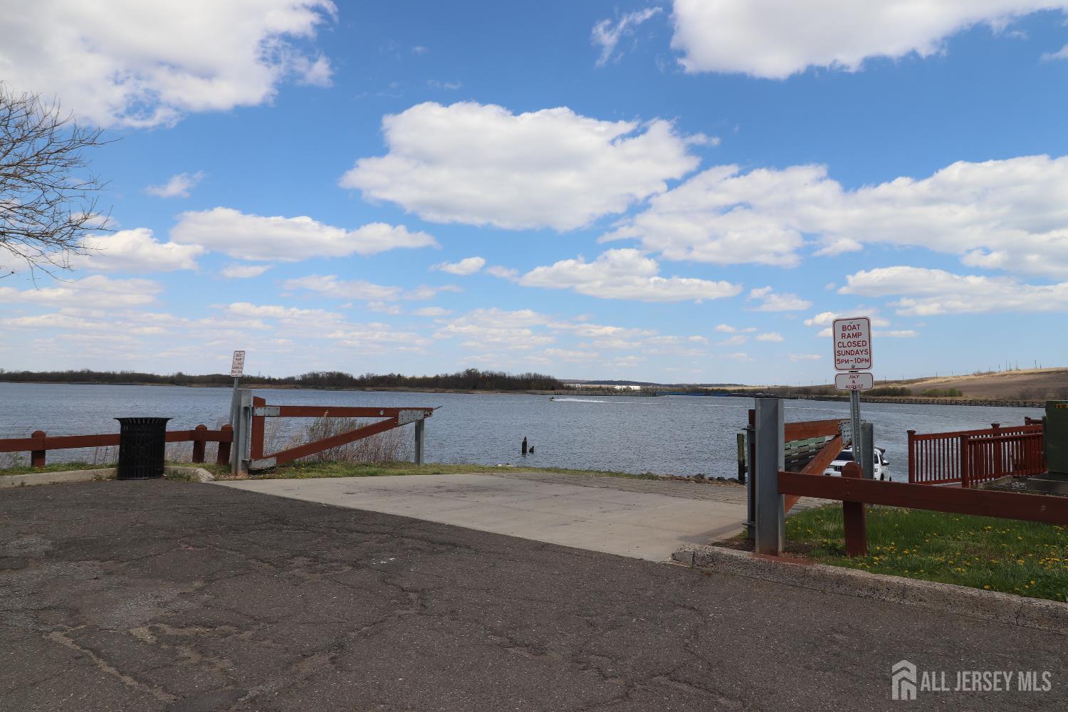 76 Daniel Street Carteret, NJ 07008 - Photo 34 of 37 a view of a terrace with sitting area