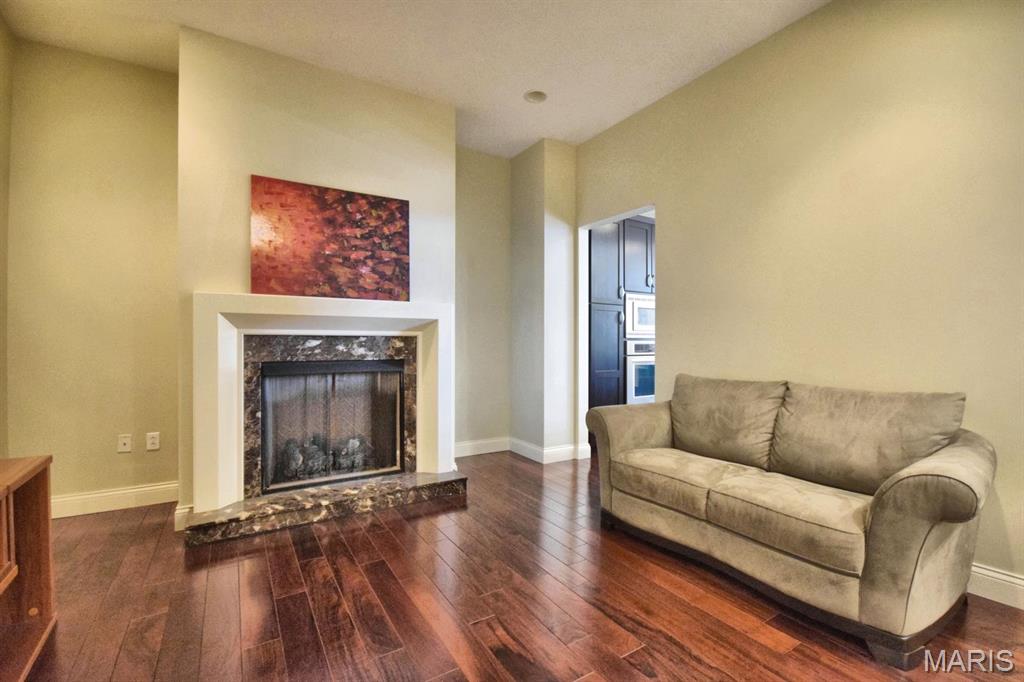 6451 Clayton Road, Unit 303 St. Louis, MO 63117 - Photo 10 of 18