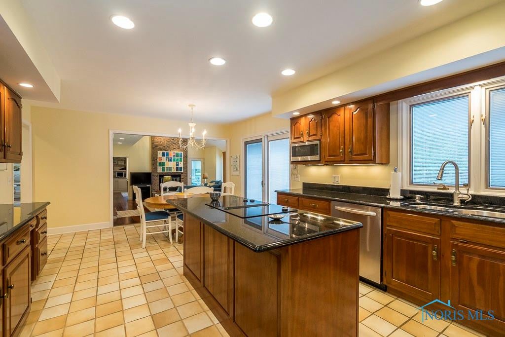 3011 Secretariat Road Toledo, OH 43615 - Photo 12 of 34 Granite Island Kitchen