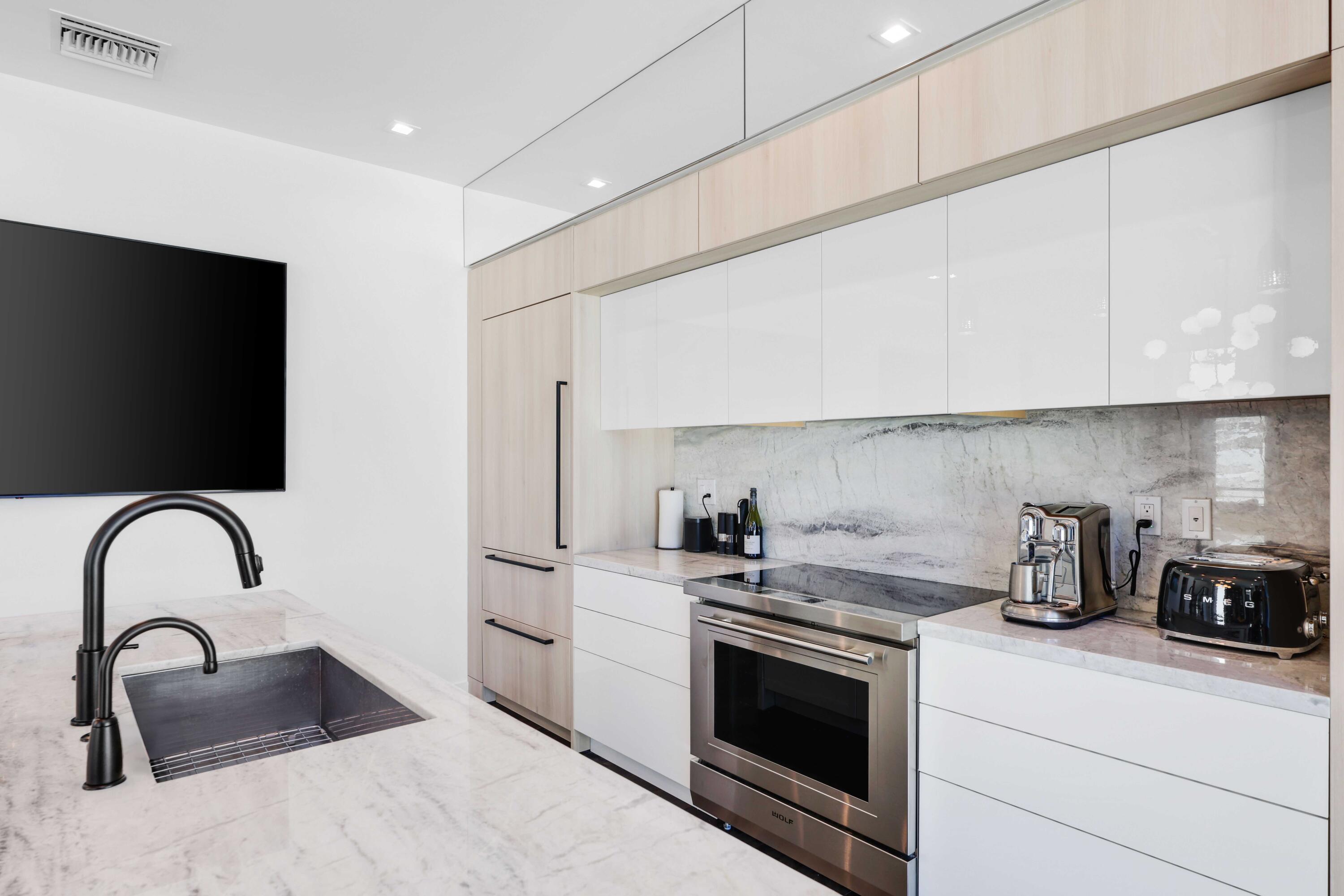 11501 Old Ocean Boulevard Ocean Ridge, FL 33435 - Photo 32 of 63 Open Kitchen