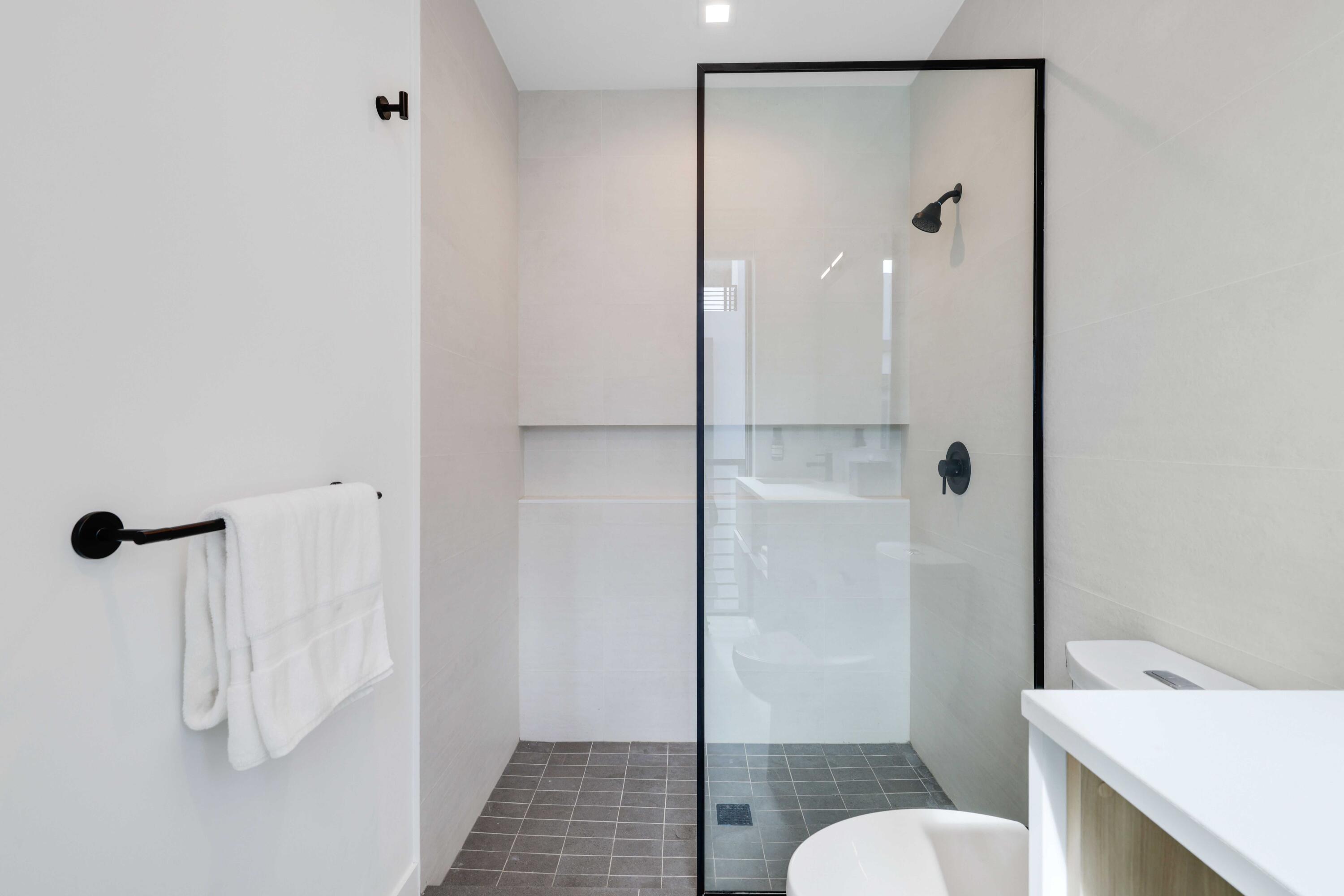 11501 Old Ocean Boulevard Ocean Ridge, FL 33435 - Photo 46 of 63 Third Floor Bedroom/Den Ensuite Bath