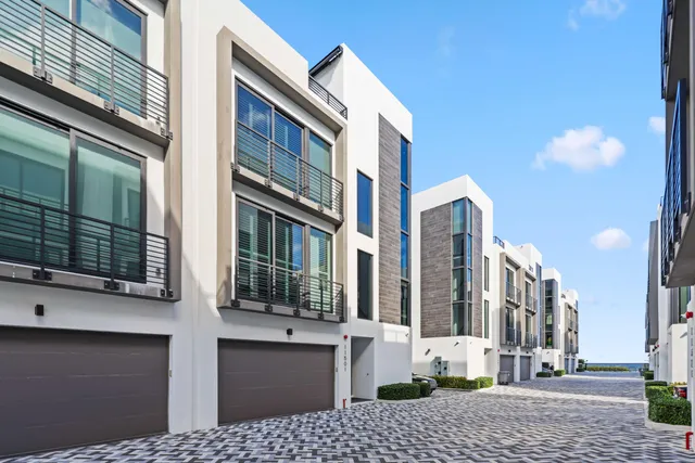 $2,965,000 | 11501 Old Ocean Boulevard, Ocean Ridge, FL 33435