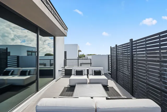 $2,965,000 | 11501 Old Ocean Boulevard, Ocean Ridge, FL 33435