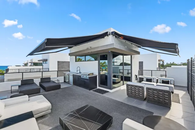 $2,965,000 | 11501 Old Ocean Boulevard, Ocean Ridge, FL 33435