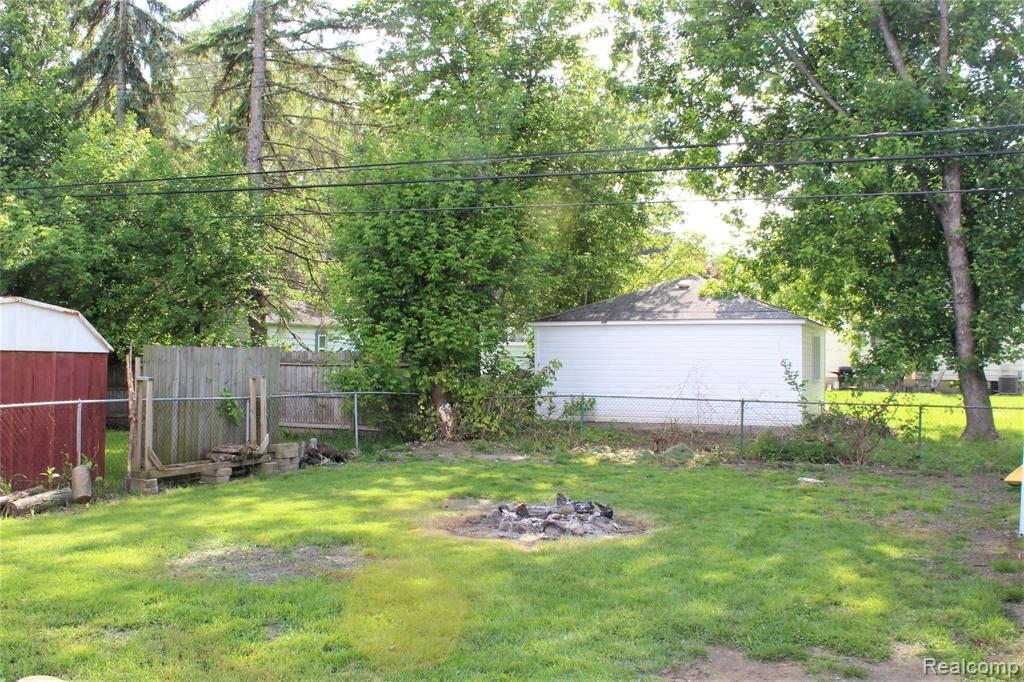 18669 Denby Redford, MI 48240 - Photo 14 of 16