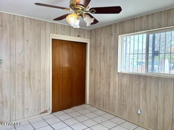 a view of a livingroom with furniture and window