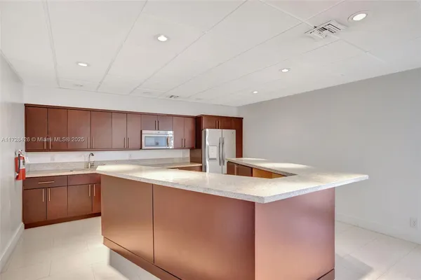 $295,000 | 3015 North Ocean Boulevard, Unit 3J, Fort Lauderdale, FL 33308