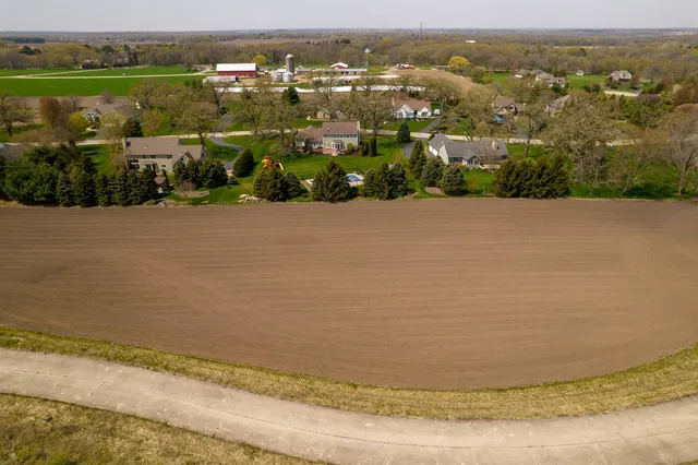 $649,999 | 5208 Kaylins Way, Ringwood, IL 60072