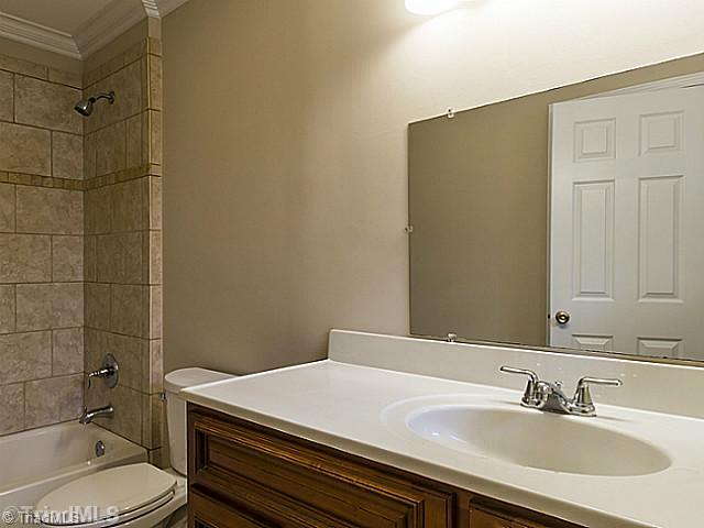 5609 Scotland Road Greensboro, NC 27407 - Photo 13 of 16 Master Bath/Spa.