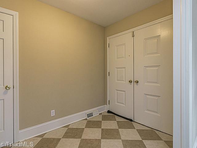 5609 Scotland Road Greensboro, NC 27407 - Photo 3 of 16 Entry.