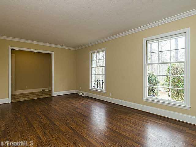 5609 Scotland Road Greensboro, NC 27407 - Photo 4 of 16 Living Room.