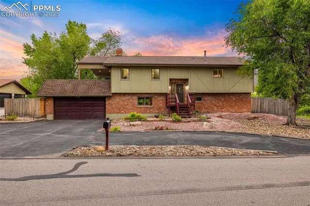 $695,000 | 1871 Brookwood Drive, Colorado Springs, CO 80918