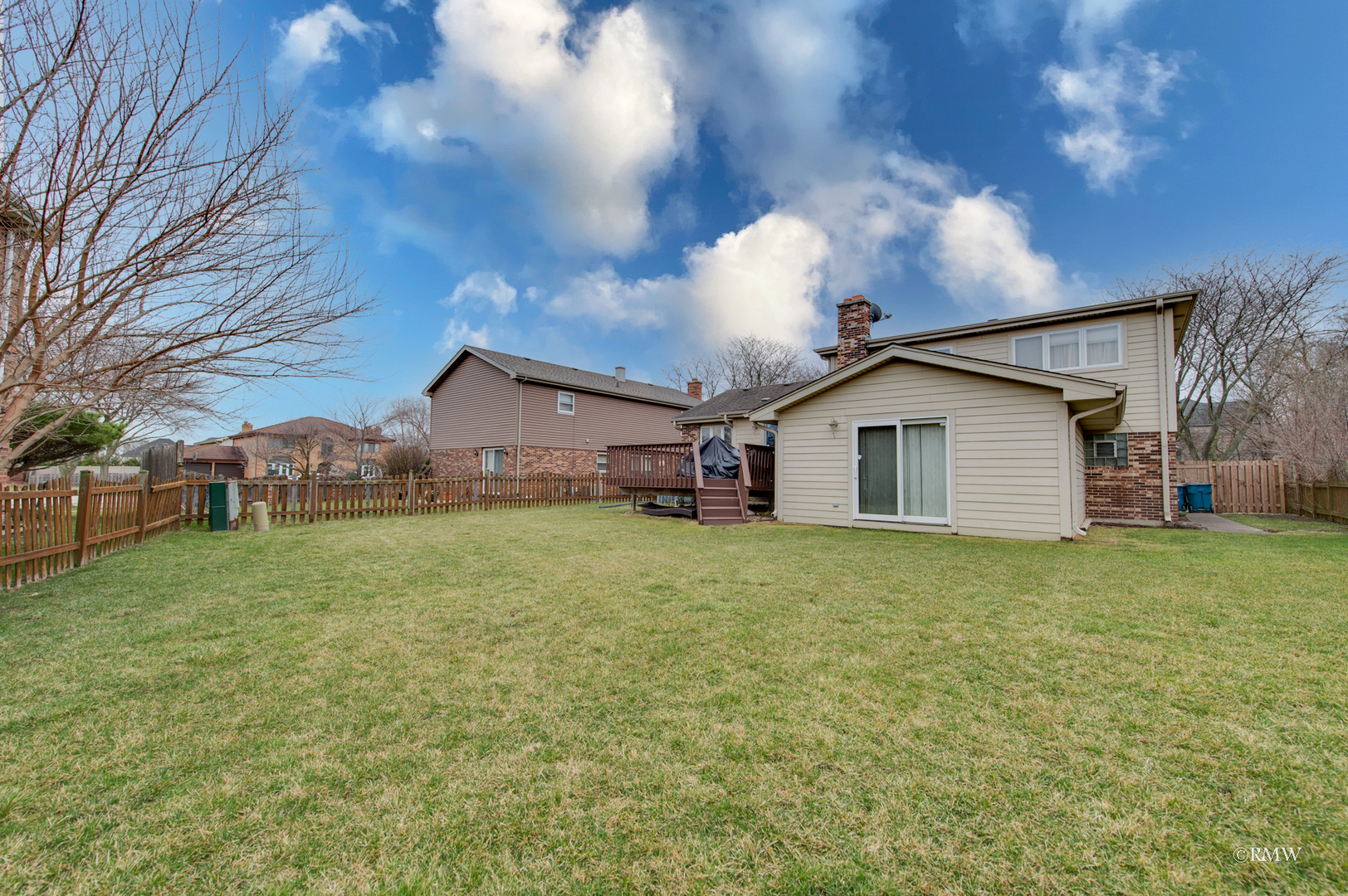 1216 Sable Drive Addison, IL 60101 - Photo 4 of 25 a house view with a garden space