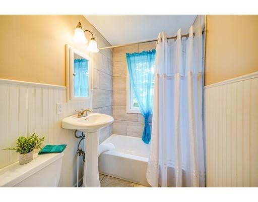 61 Chilson Street Springfield, MA 01118 - Photo 11 of 28
