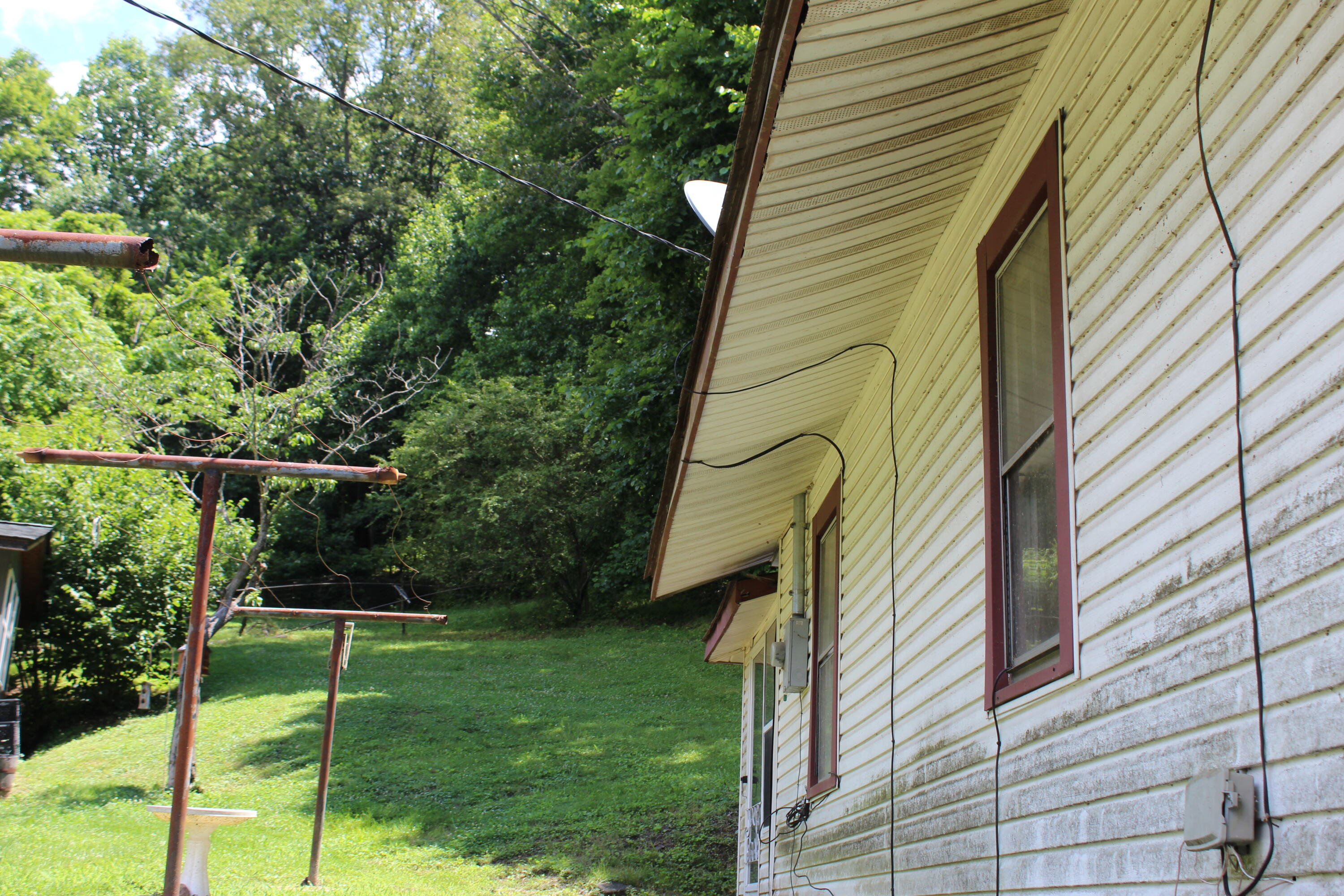 121 Home Run Road Middlesboro, KY 40965 - Photo 9 of 18 IMG_0198