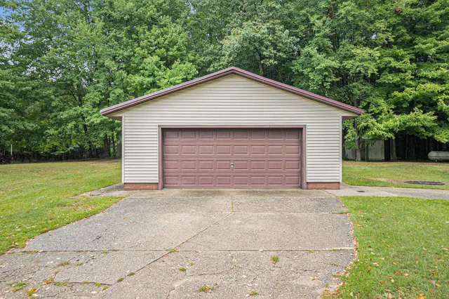 $390,000 | 4372 South 136th Avenue, Hesperia, MI 49421