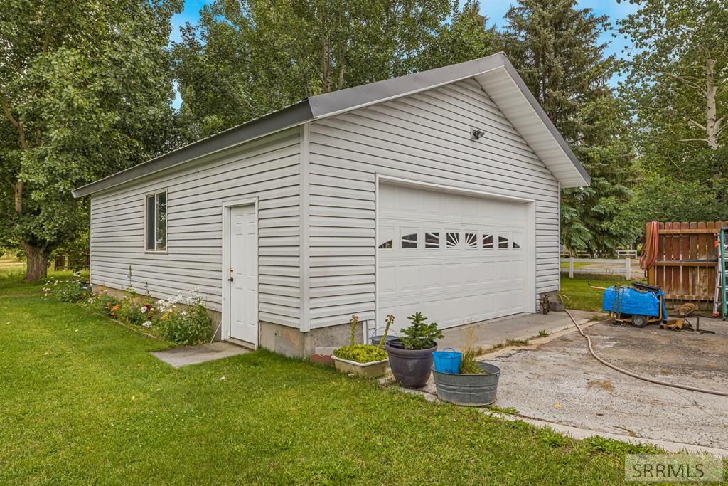 680 2780 East St. Anthony, ID 83445 - Photo 4 of 49 20 x 30 Shop w/ 220 power