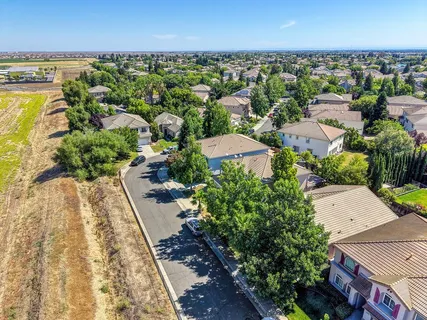$705,000 | 4060 Clarewood Way, Sacramento, CA 95835