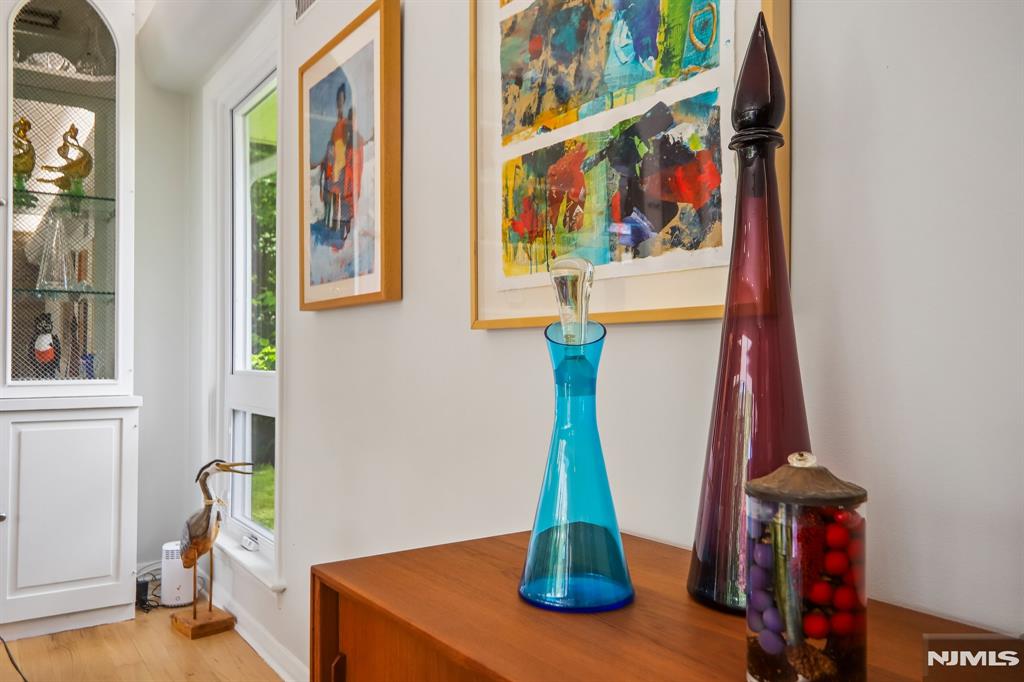 95 Yantacaw Brook Road Montclair, NJ 07043 - Photo 9 of 48