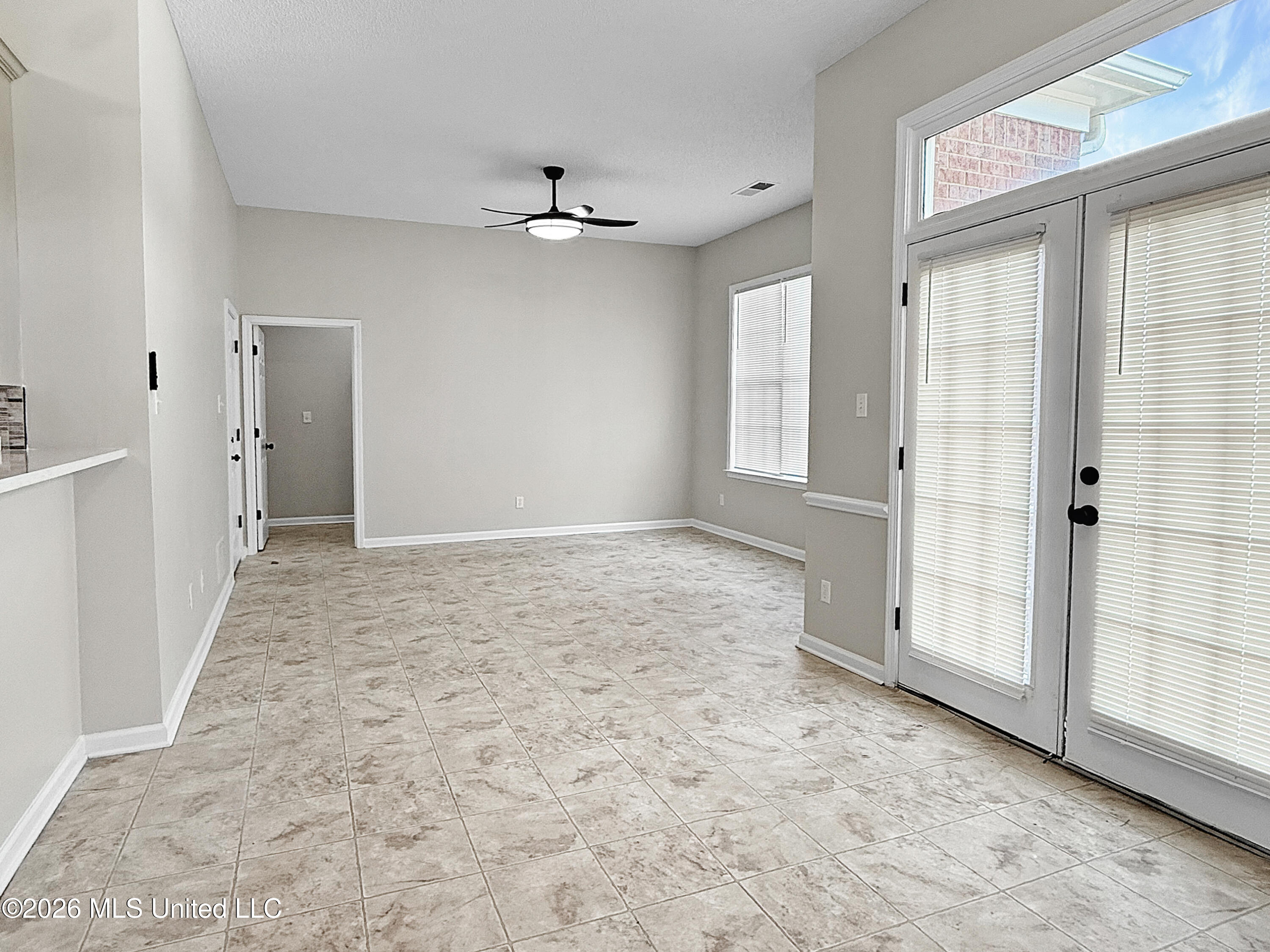 7392 Acree Lane Olive Branch, MS 38654 - Photo 10 of 24 IMG_7539