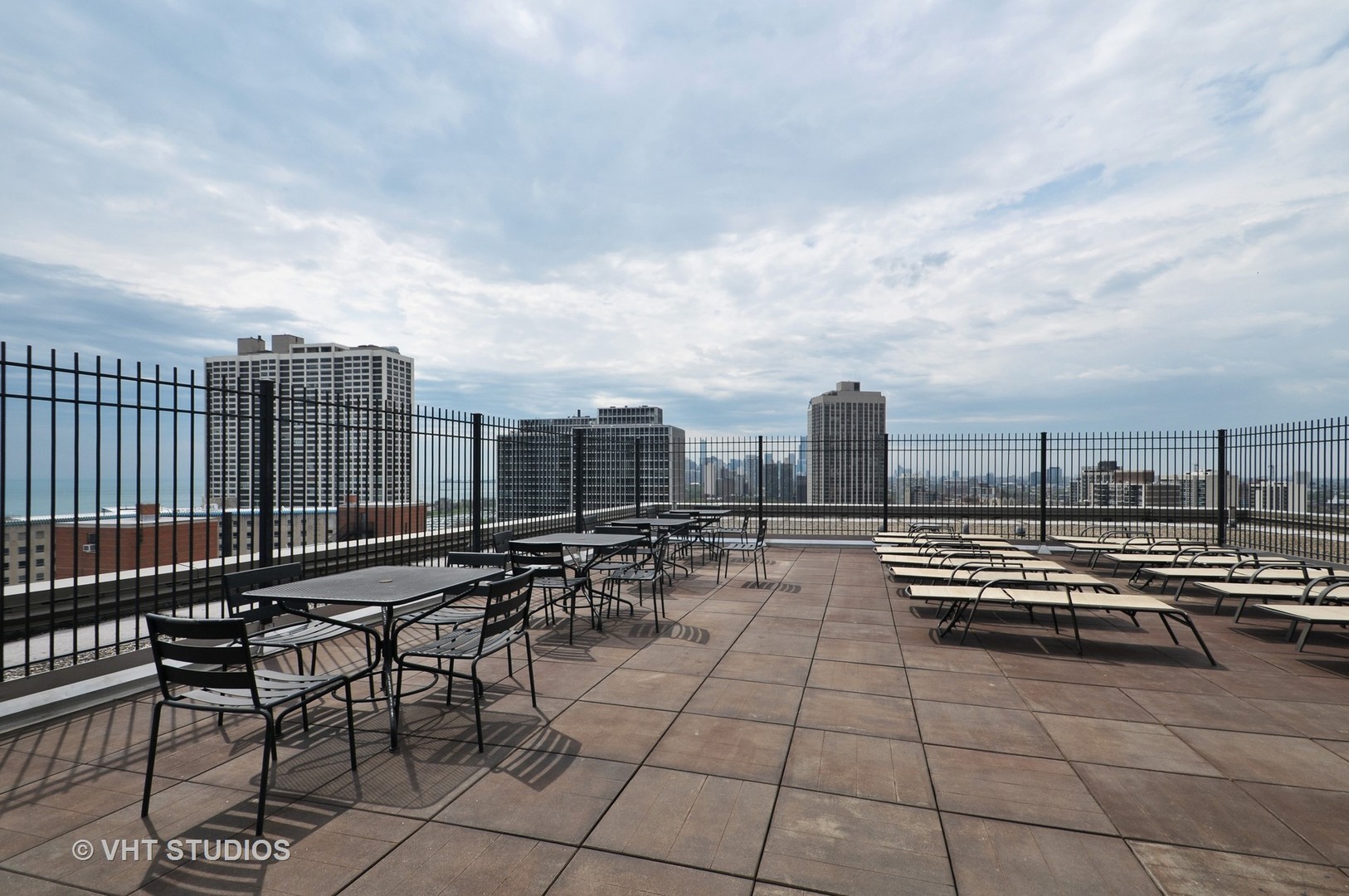 2930 North Sheridan Road, Unit 1602 Chicago, IL 60657 - Photo 11 of 12