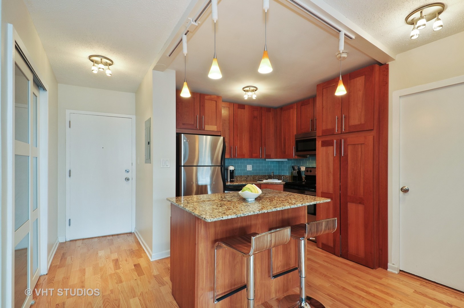 2930 North Sheridan Road, Unit 1602 Chicago, IL 60657 - Photo 5 of 12